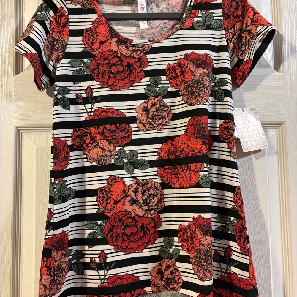 LuLaRoe Red Floral Striped Short Sleeve Top